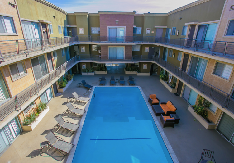 1155 Hacienda Place #209, West Hollywood, CA 90069