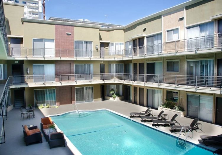 1155 Hacienda Place #209, West Hollywood, CA 90069